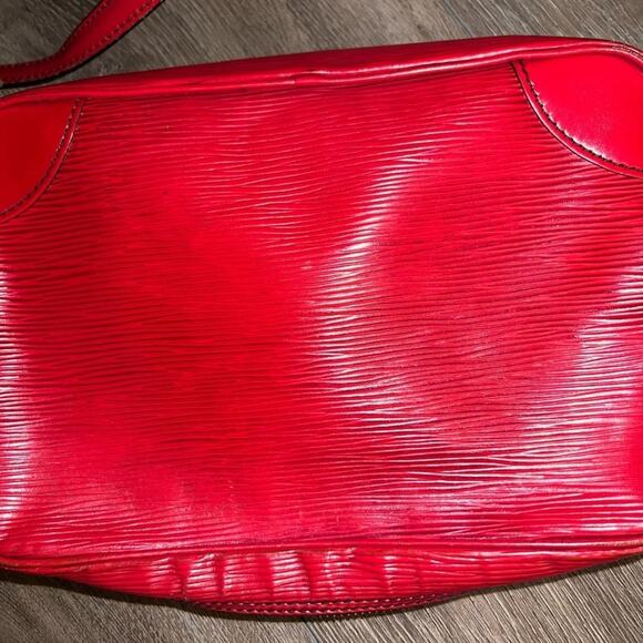 LOUIS VUITTON
Trocadéro leather crossbody bag
Good condition - Picture 4 of 9